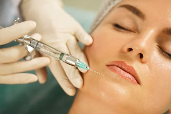 Rentox 100 Units: The Professional’s Choice for Precise Wrinkle Reduction